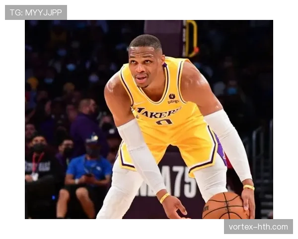 亨克锋线火力全开，状态回暖助球队联赛高奏凯歌