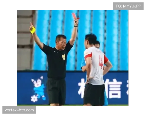 J1联赛再陷VAR争议，裁判判罚公平性引发球迷与专家热议